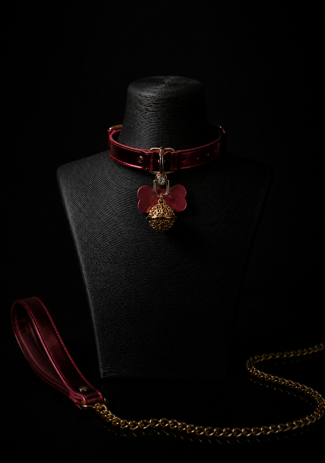 temperature reactive choker with gold charm on black luxury display